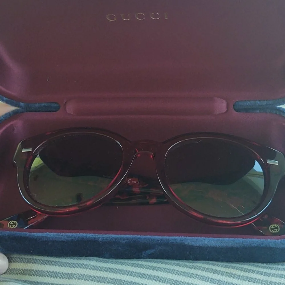 Gucci authentic red